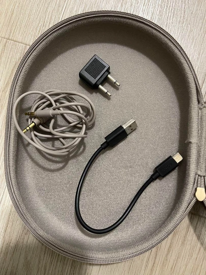 Cuffie wireless con cancellazione del rumore Sony WH-1000XM3 Platinum Silver ... - Immagine 4 di 4