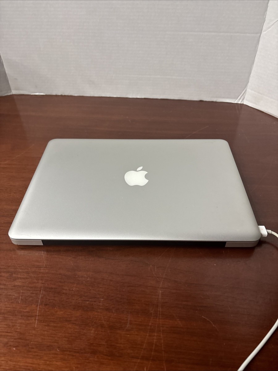 Late 2008 Apple MacBook Aluminum 13