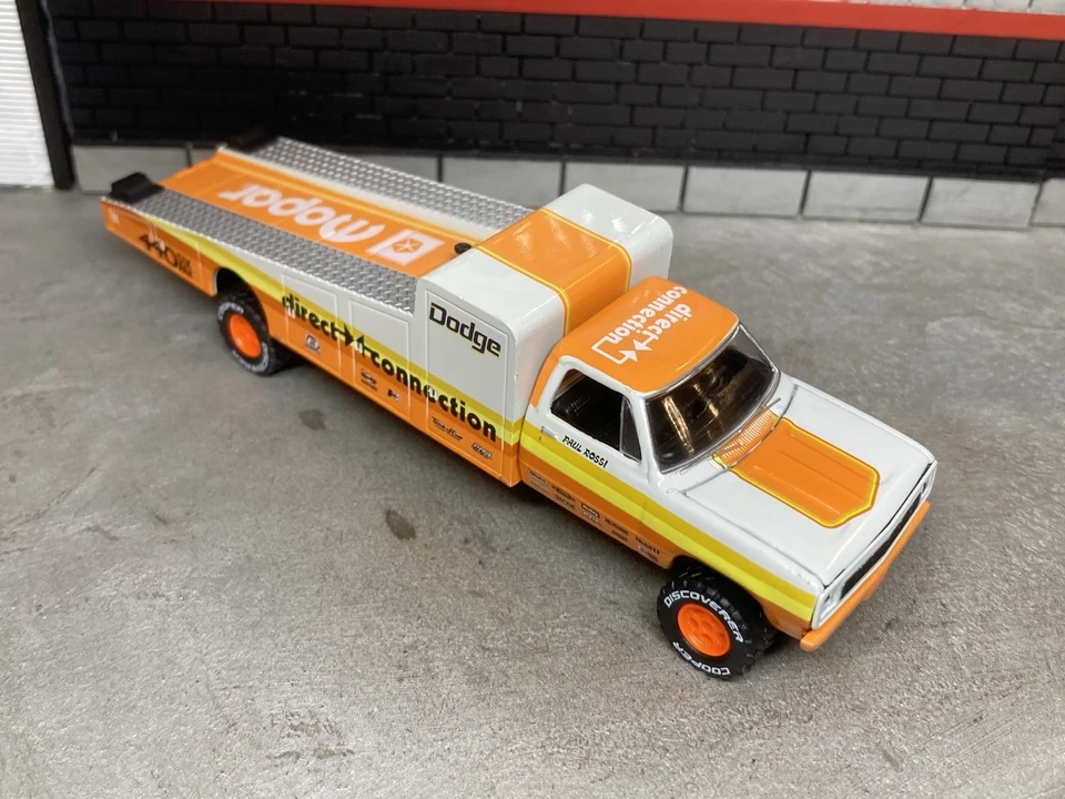 1974 Dodge Car Hauler Tow Truck Lifted 4x4 Ramp Truck 1/64 Diecast Custom M2 - Image 4 of 4