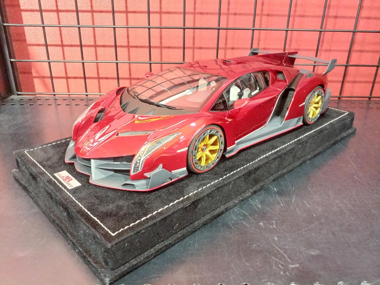 Picture 1 of 9