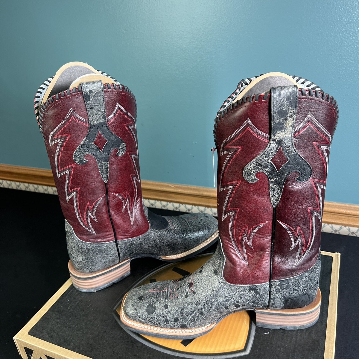 ARIAT Men display picture 3
