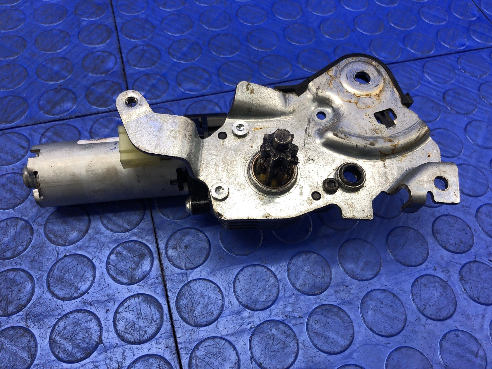 2014 2015 2016 2017 2018 2019 2020 BMW I8 OEM FRONT RIGHT SEAT MOTOR SET OF 3