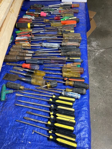 VARIOUS 86-PC SCREWDRIVER LOT "J"