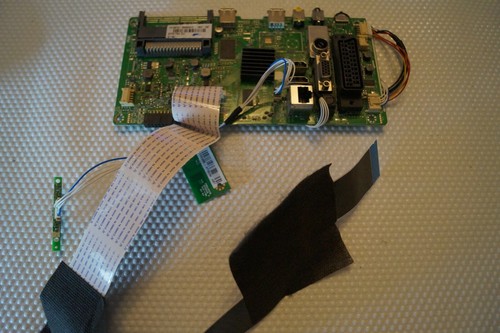 HAUPTPLATINE 17MB110P 23390210 FÜR 32" HITACHI 32HB6J61U LED TV, VES315WNDS-2D-N13