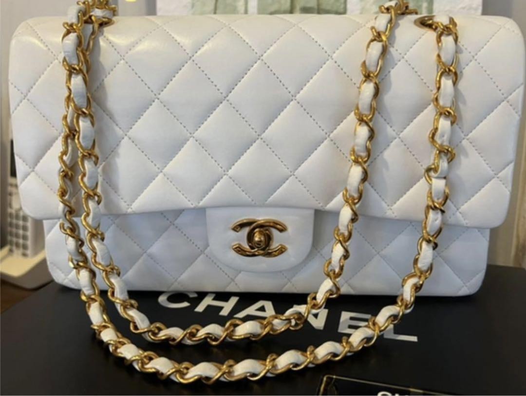 Vintage CHANEL Matelasse Chain Shoulder Bag with Gold Hardware #PFH09G