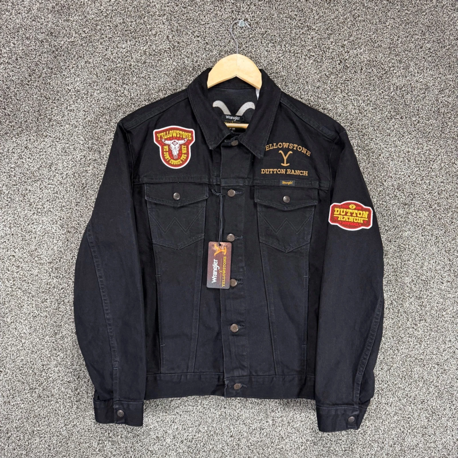 WRANGLER x YELLOWSTONE Denim Trucker Jacket Mens M Black Western Cowboy Rancher - product detail image 1