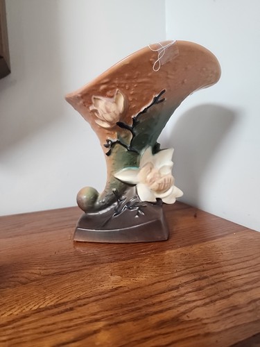 1940's Roseville Art Pottery Brown Magnolia Cornucopia Vase # 185-8 AS IS