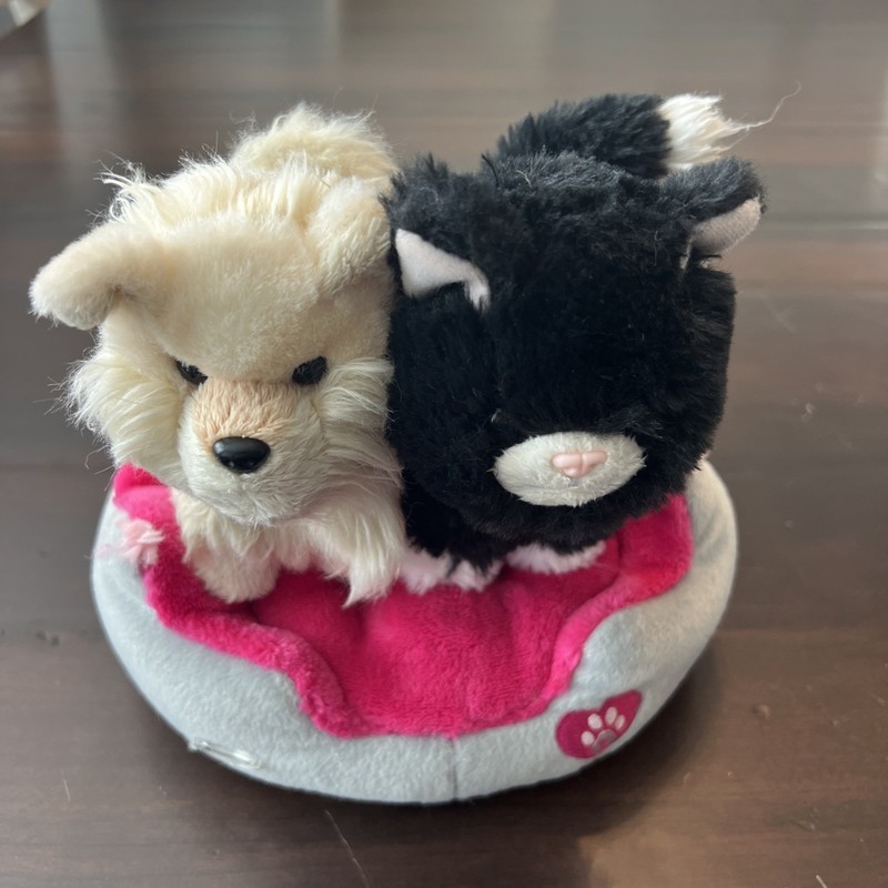 American Girl CROWN PET BED for 18" Dolls with 2 American Girl Pets Dog Cat