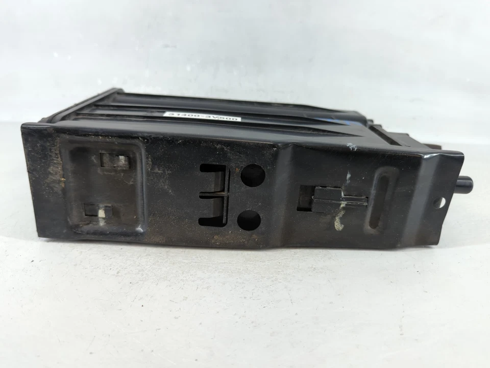 Hyundai Azera 2013 bote de carbón de vapor de combustible LL41G Foto 3 de 4