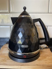 DeLonghi Toaster And Kettle Set