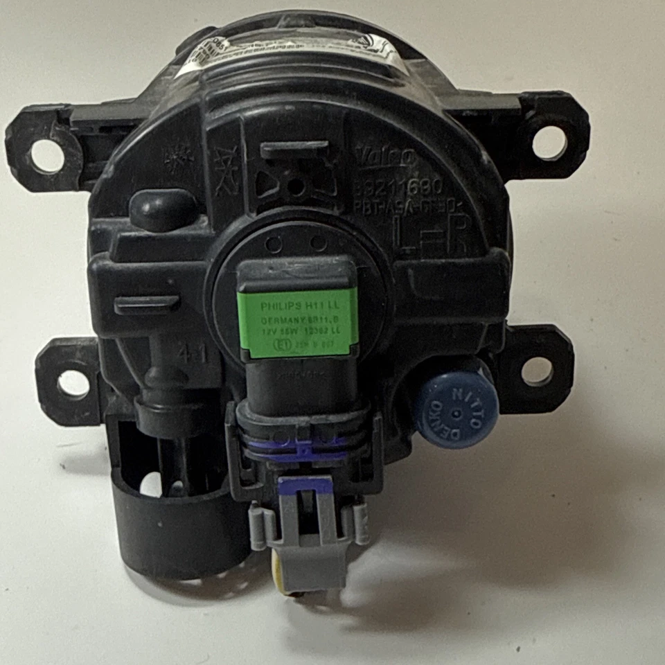 2018 JEEP COMPASS LEFT FOG LIGHT OEM 89211690 - Image 4 of 4