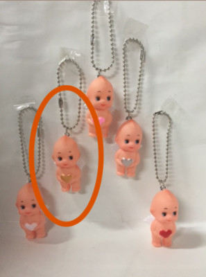 Obitsu Herz Engel Kewpie mit Kugelkette (gold) 5 cm - Made in Japan - Neuware