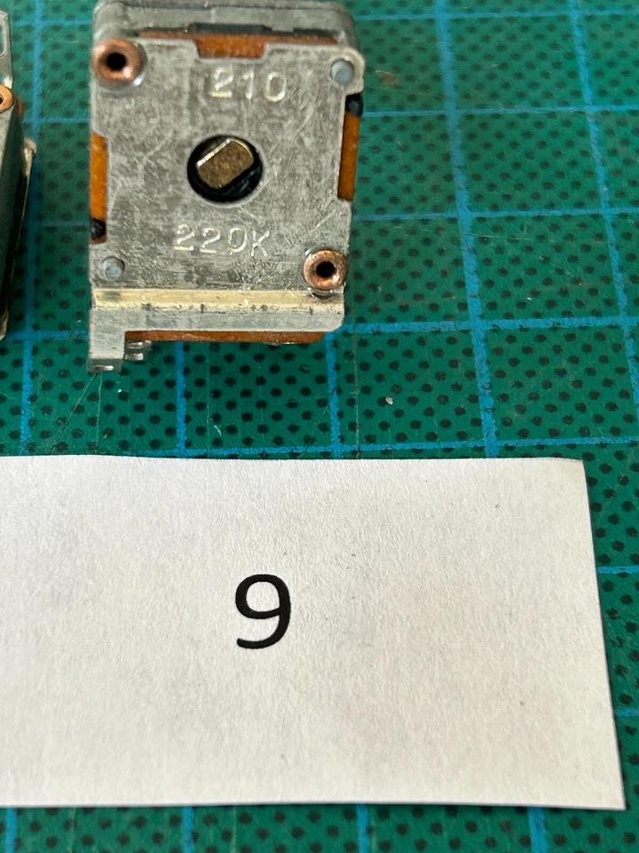 Preh Dreh Potentiometer 3 Stück Metall Ausführung / Typ 220 k Ohm - Bild 2 von 4