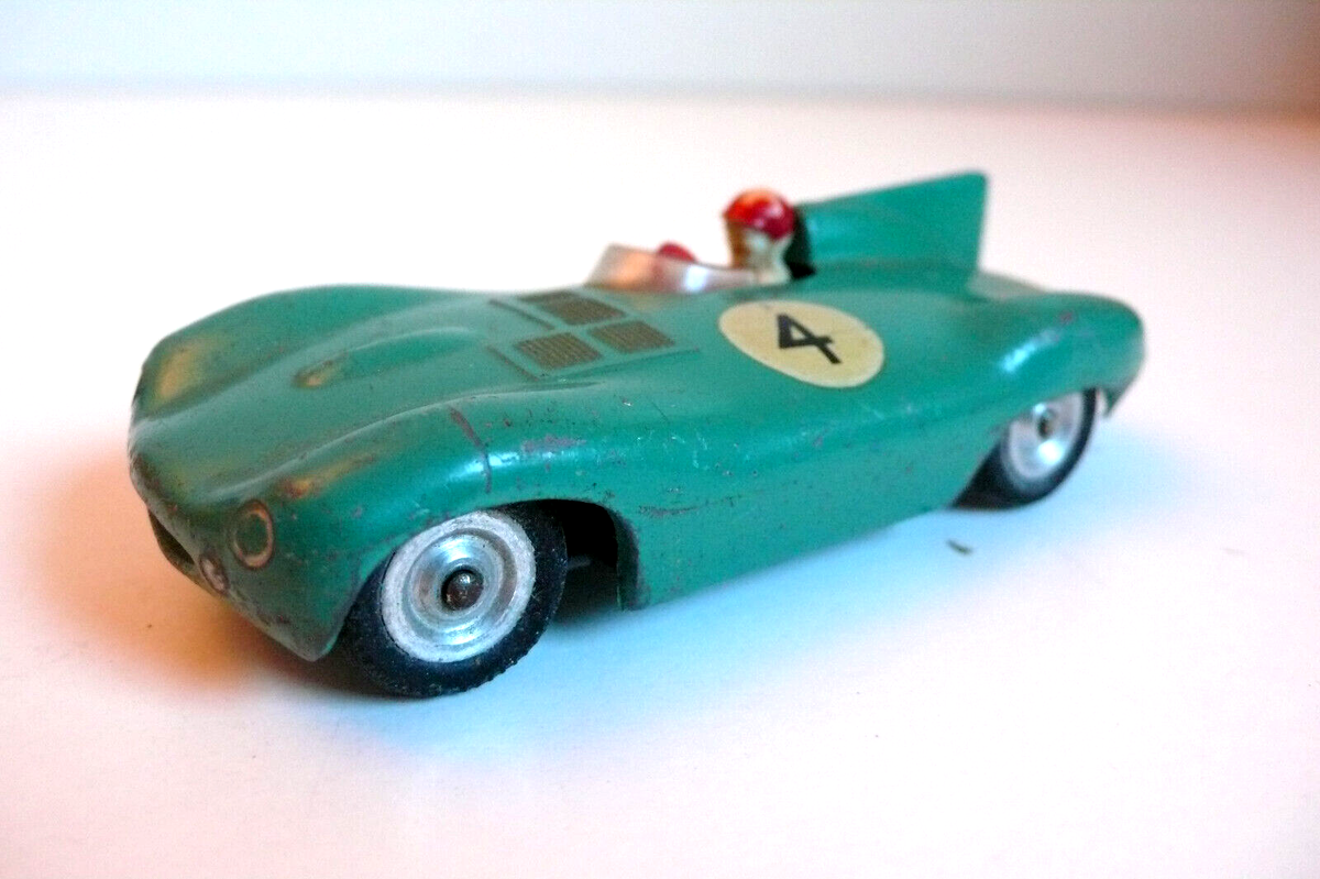DALIA SOLIDO. JAGUAR Le Mans. REF: 1/100 1451. + Boite