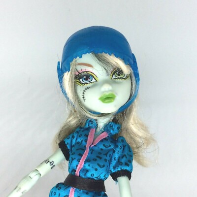 ①ミドルスクール　青緑マッドネス　フルフォイル　full FOIL　バラ売り不可 Monster High Roller Maze Frankie Stein Doll 2008 Skates, Helmet | eBay