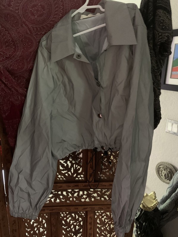 🔥Hot and delicious Rare Reflective Silver Gray Cropped  Jacket -MED -adjustable
