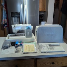 Singer 9340 Computerized Sewing Machine With Hard And Soft Case, Pedal Extras