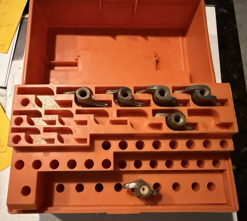Vintage Sears CRAFTSMAN ROUTER BITS -assorted- w/Case; See Pictures