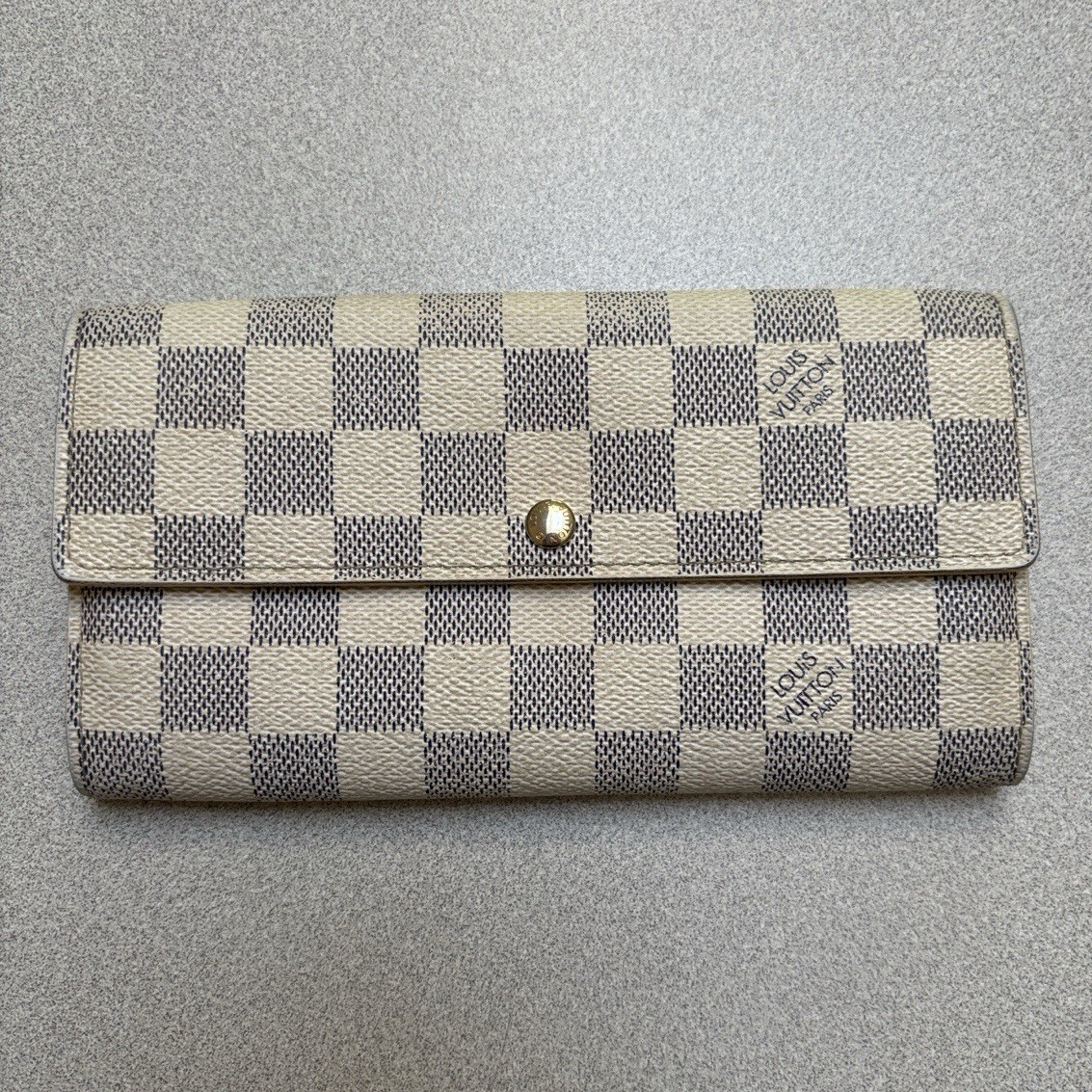 Louis Vuitton Damier Azur Long Snap Wallet Women’s Beige/Gray Check Logo.