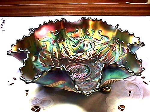 "WISHBONE" 8" 3 SCROLL FOOTED 8 RUFFLE BOWL AMETHYST  CARNIVAL BY: NORTHWOOD