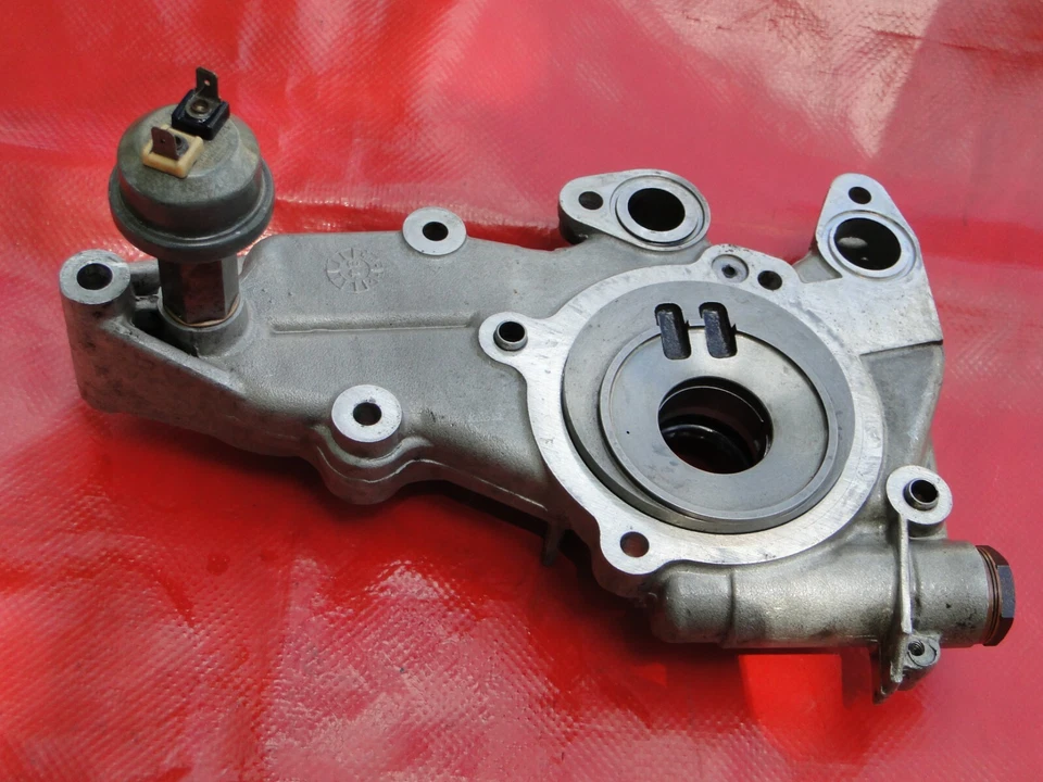 Bomba de aceite de motor Maserati Biturbo 2,5 V6 AM453 1984-1986 ORIGINAL 311820002 59 K Foto 2 de 4