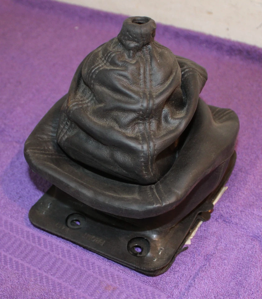 1982 1983 1984 Ford Escort EXP Lynx LN7 NOS M/T TRANS SHIFT LEVER BOOT - Image 2 of 4