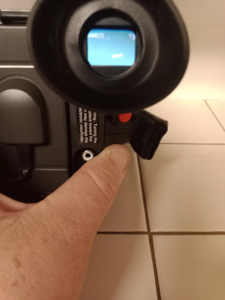 RCA Small Wonder Playback Camcorder CC617 1996 VHS-C Bundle Excellent Condition - Image 3 of 4