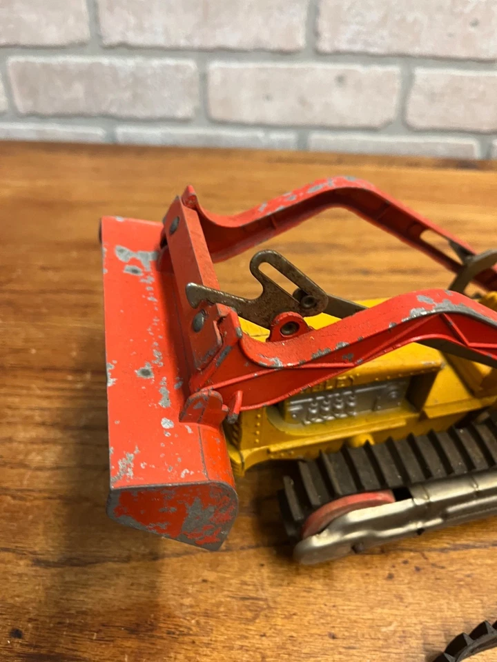Vintage Hubley Diesel Front Loader Bulldozer Diecast Metal Toy + Extra Track - Image 3 of 4
