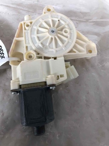 2008 - 2014 MERCEDES C250 Power Window Motor Rear Left Driver Side 0130822505 - Picture 2 of 14