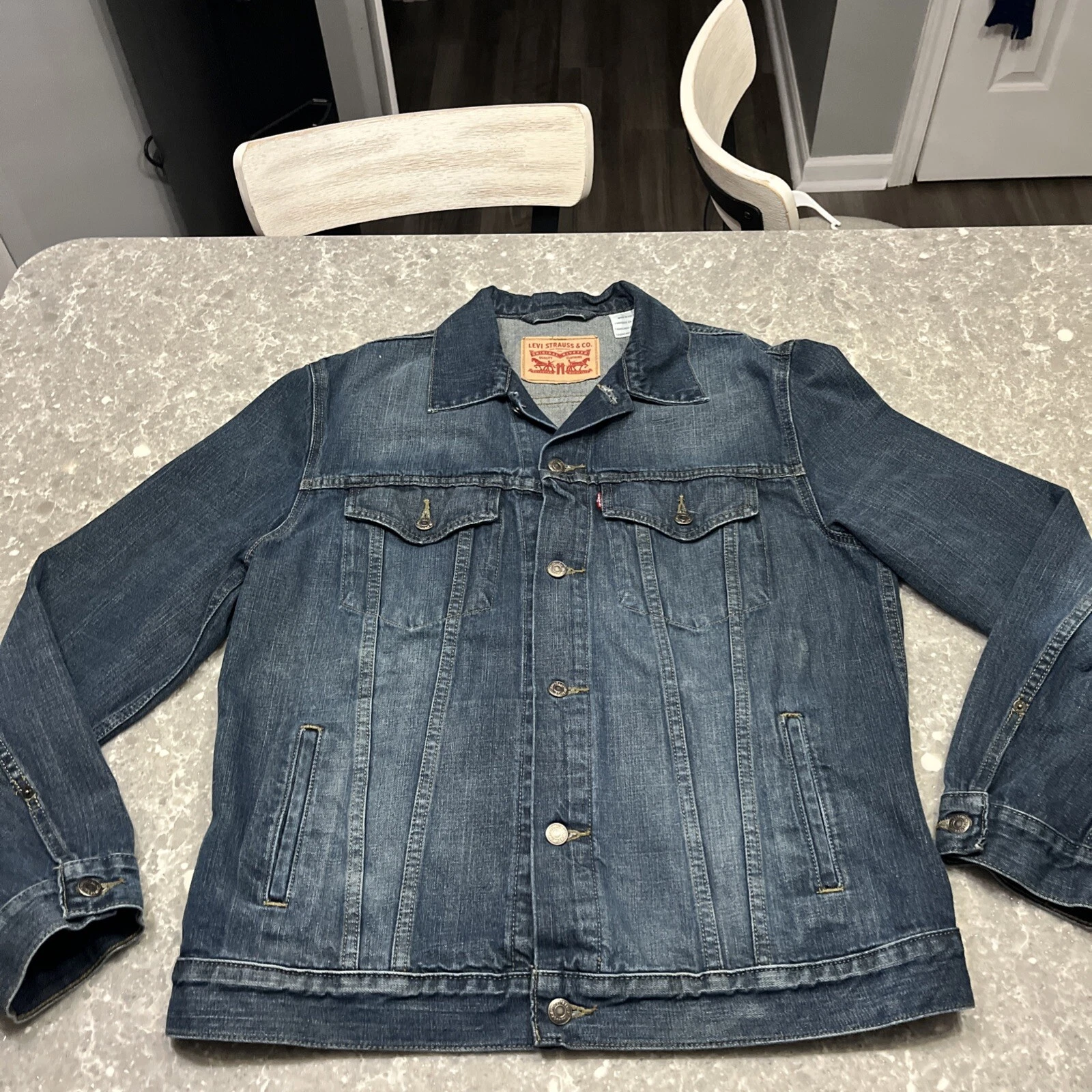 Levis denim trucker jacket men's XL Distressed Biker Western Classic