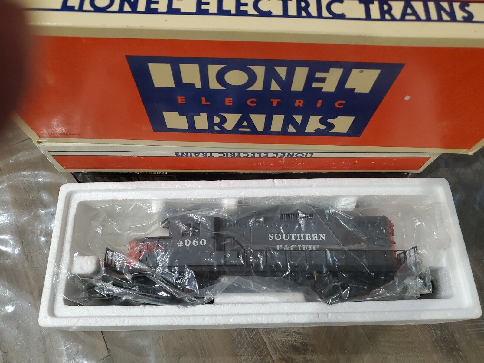 Lionel O Gauge Diesel Engine Southern Pacific 6-18831 W/Box