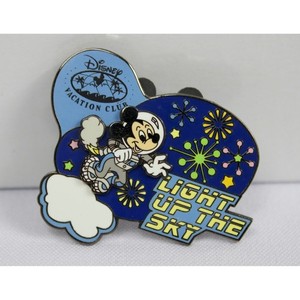 DVC Light Up the Sky LE Limited Edition Mickey Mouse Vacation Club Disney Pin