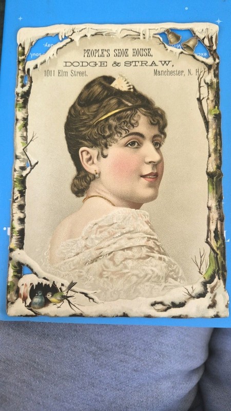 LOVELY VINTAGE TRADE CARD DIE CUT DODGE & STRAW MANCHESTER N.H. BEAUTIFUL LADY