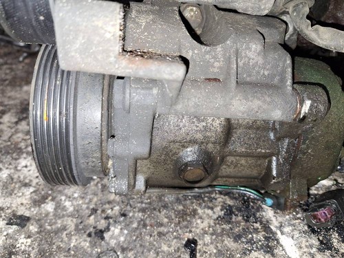 Volkswagen Golf 2001 AC AIR Compressor Pump used, Genuine #2270175-16