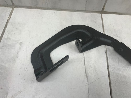 GM OEM-Running Board Step Nerf Bar Bracket 19211762 - Picture 6 of 8