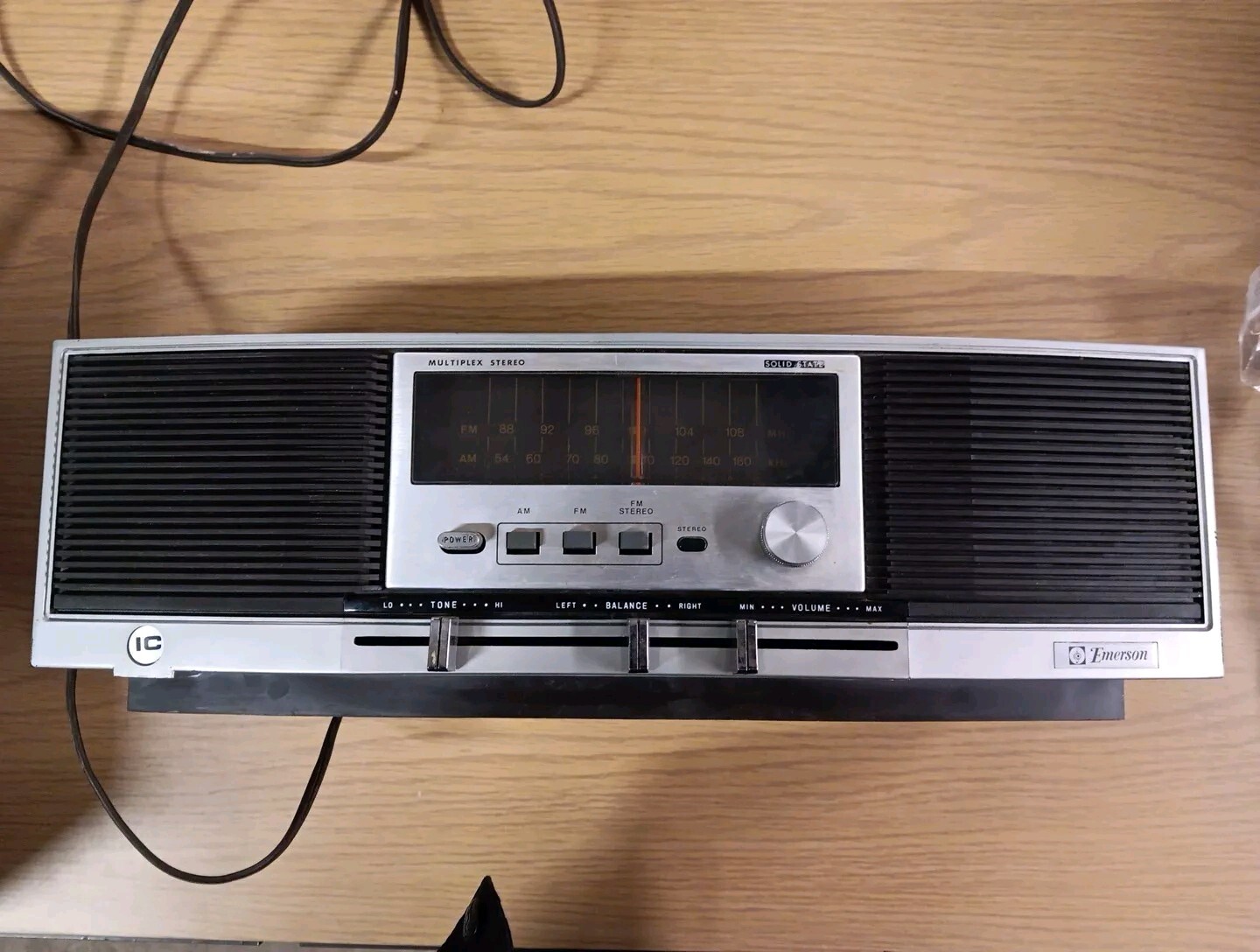 Vintage Emerson Stereo Model T5770 Solid State Old School Radio