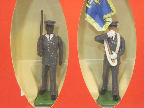 OLD VINTAGE BRITAINS MEDAL MODELS HAND PAINTED US ARMY COLOUR PARTY # 7306 MEN - Picture 3 of 4