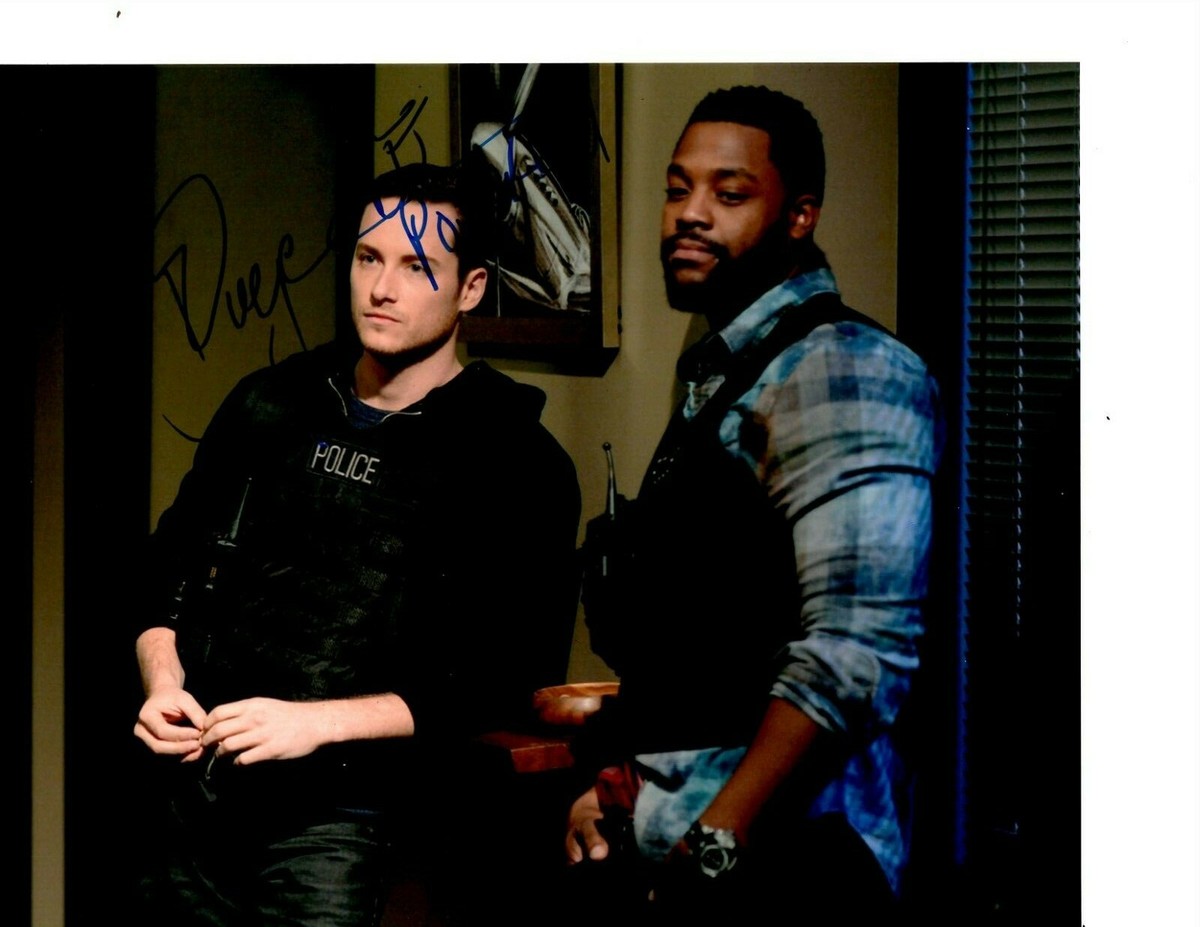 CHICAGO LAROYCE HAWKINS SIGNED SMILING 8X10 KEVIN ATWATER