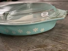 Vintage Pyrex Turquoise Snowflake 1.5 Quart Divided Casserole Dish with Lid MCM