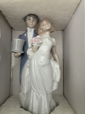 MINT - Retired 1994 Lladró “Wedding Bells” Bride and Groom - Made