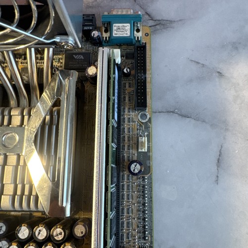 Shuttle FN95 V3. MOTHERBOARD.W/ AMD Athlon 64 3500 Cooler, 1GB RAM. SKU219965 - Picture 5 of 10