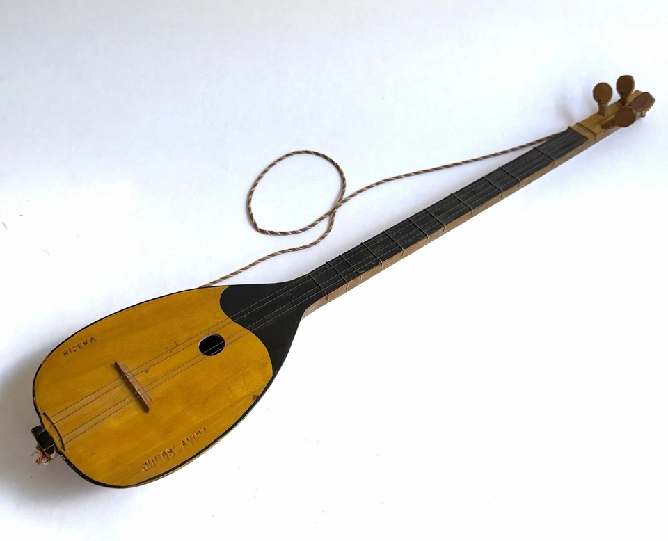 Instrumento de guitarra musical folclórica vintage Yugoslavia tambura dangubica tamburica - Imagen 2 de 4
