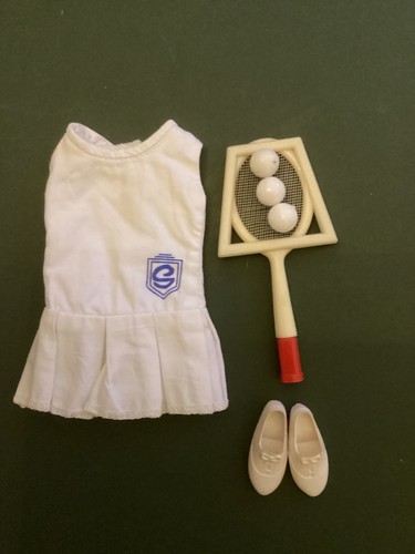 Vintage Sindy Puppe Tenniskleid und Schläger Set 60er Jahre