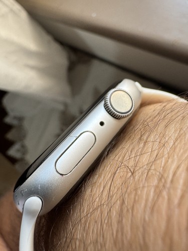 Apple Watch Series 4 - 44mm Cassa in Alluminio Grigio Siderale Cinturino - Zdjęcie 5 z 11