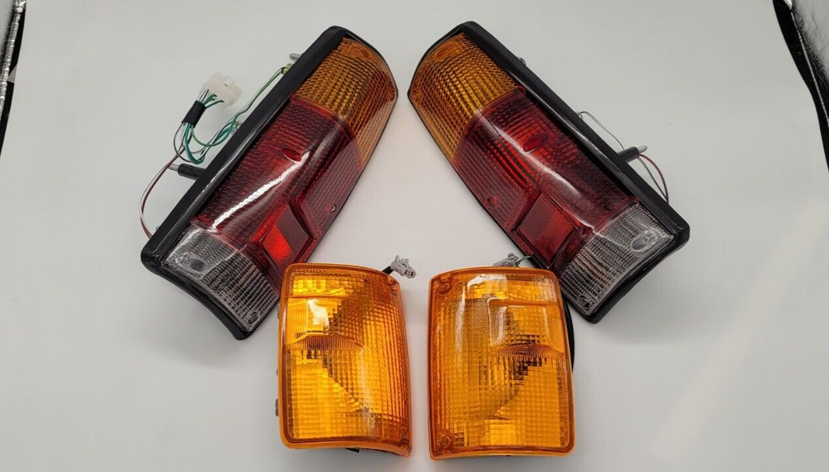 Pair Of Turn Signal Lights For Isuzu Trooper / Caribe (1988) – Left & Right, New