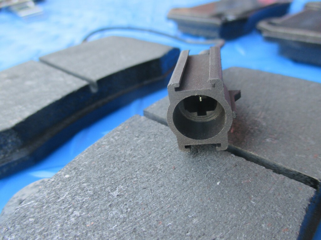 Maserati Ghibli Quattroporte rear brake pads brakes TopEuro