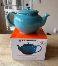 Le Creuset Stoneware Large Round 44 oz Teapot w/ Infuser Turquoise Blue NEW