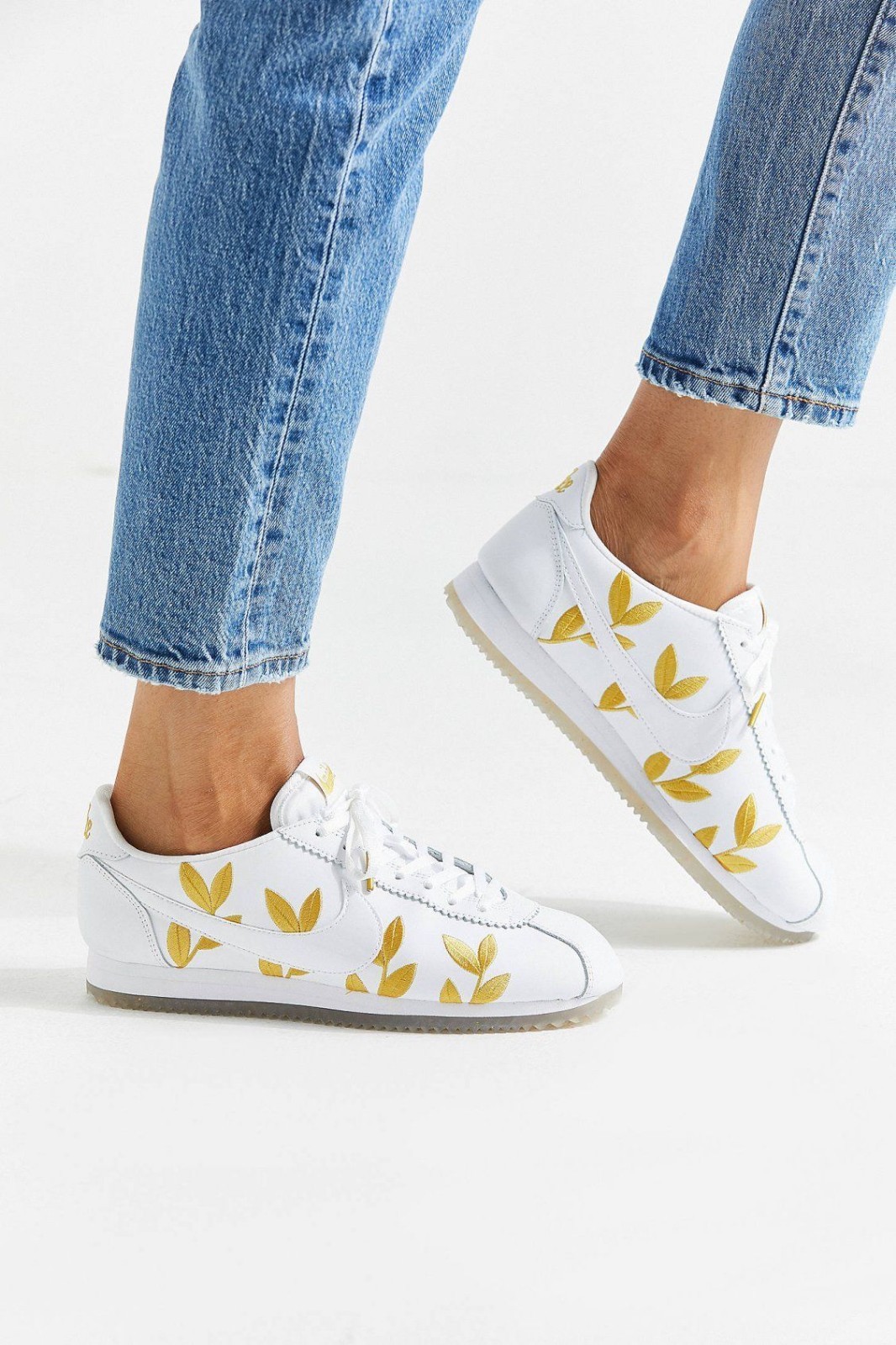 NIKE CLASSIC CORTEZ WHITE/METALLIC GOLD 