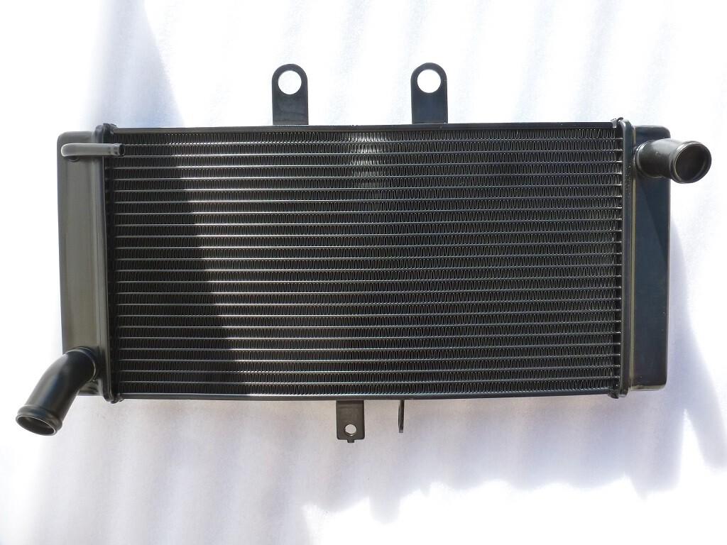 Radiateur Bandit 650 GSF neuf pour rénovation moto Suzuki 2007-2015