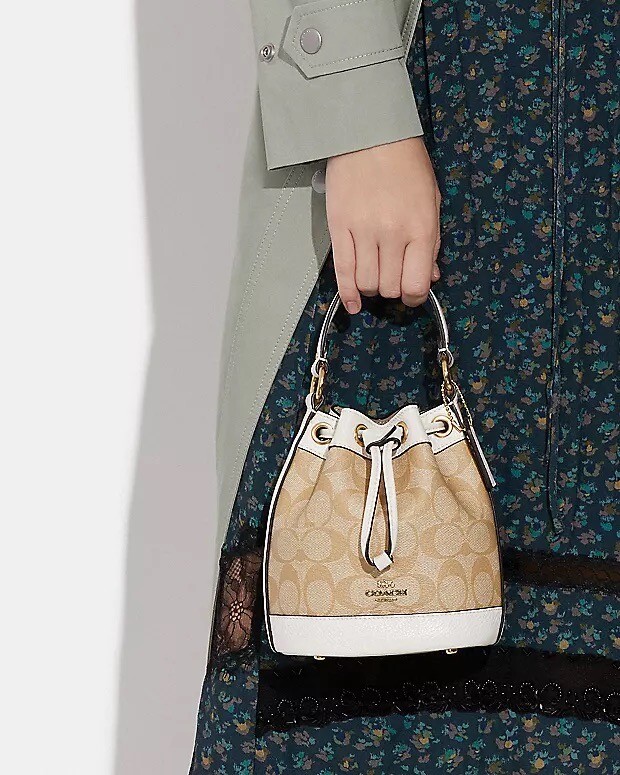 NWT coach Dempsey Drawstring Bucket Bag 15 In Signature Canvas